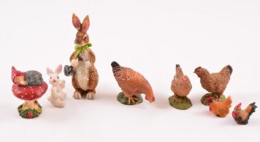 Vegyes játék figura tétel, állatok, nagyrészt csirkék, közte két nyúllal és egy törpével, 9 db.