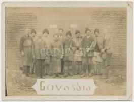 ~1905 Govasdia, Govajdia; bányászok csoportképe / miners - 2 db régi fotó / 2 photos