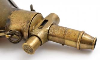 XIX. sz.: Vadász lőportartó. Réz, fém, szaru. 17 cm / Gunpowder holder. Copper, metal, tusk. 17 cm