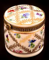 Limoges porcelán tégely, részben kézzel festett, jelzett, fém szerelékkel, apró kopásokkal, d: 5,5 cm