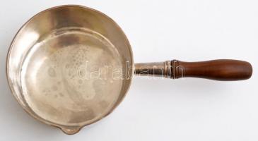 XIX. sz. Ezüst tejforraló edény fa fogantyúval. Francia. Jelzett. / XIXth century: French silver mil...