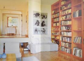 Csörgő Anikó-Csigó László: Évszakok a lakásban. Bp.,1998,Csodaország. Kiadói kartonált papírkötés.+T...