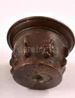 XVI - XVII. sz.: 2 db antik gyógyszertári bronz mozsár egy törövel, .Antropomorf és florális mintáza...