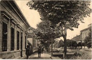 1918 Barcs, Alsó utcai részlet, Jeidl Mátyás Petőfi Kávéháza (EK)