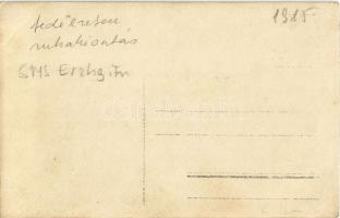 1915 SM Schiff Erzherzog Friedrich K.u.K. Kriegsmarine / Matrózok ruhakiosztás közben az SMS Erzherz...