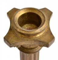 Oszlop formájú bronz gyertyatartó, festett gipsz talpazaton (apró lepattanással), m:19,5 cm