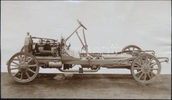 cca 1910 Régi autó alváza, fotó, 9×15,5 cm