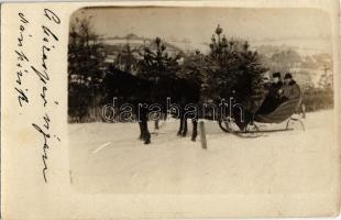 ~1900 Nagyvárad, Oradea; Báró Luzsénszky Lenke és férje lovasszánon télen / Baroness and her husband in a horse sled in winter. photo (fl)