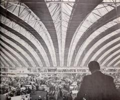 Architektúra sorozat 2 kötete: 

Nagy Elemér: Le Corbusier. Bp., 1984, Akadémiai. Kiadói kartonált...