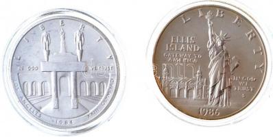 Amerikai Egyesült Államok 1984S 1$ Ag XXIII. nyári olimpiai játékok Los Angeles + 1986S 1$ Ag Ellis Island tanúsítvánnyal, a két érme egy dísztokban T:1,1 (eredetileg PP) USA 1984S 1 Dollar Ag Games of the XXIII Olympiad Los Angeles + 1986S 1 Dollar Ag Ellis Island with certificate, both coins in one case C:UNC,UNC (originally PP)