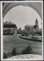 1940 Kenderes, Halasy-Horthy-kastély, hátoldalon feliratozott fotó, felületén törésnyom, 18×13 cm