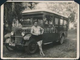 cca 1930 Komárom, férfi busszal, fotó, sarkai hiányosak, 9×12 cm / Komárno, bus, with faults