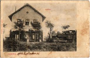 1907 Izsák, Vasútállomás, vasutasok, gőzmozdony. Kiadja Izsák József (fl)