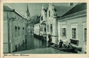Ybbs an der Donau, Hochwasser / flood, shop of Schwarz, boat
