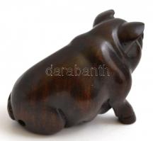 Japán necuke: Ébenfa malac, disznó. Jelzett / Netsuke eben wood pig. Signed 4 cm
