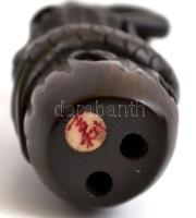 Japán necuke: Ébenfa sellő, disznó. Jelzett / Netsuke eben wood mermaid. Signed 4 cm