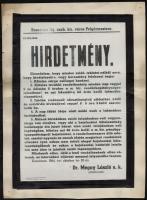 1946 Közvetlenül a II. világháború után mementóként rendezett kiállításra készített korabeli fotómásolat kartonon a Komáromban 1944-ben kifüggesztett zsidóellenes hirdetményről, 31×22 cm