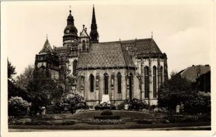 Kassa, Kosice; Szent Mihály kápolna a dómmal / chapel with cathedral