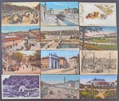 Képeslapgyűjtemény az 1910-1930-as évekből, főleg külföldi városképek jó minőségben, közte néhány képeslapfüzet. Több mint 300 lap, szép anyag!