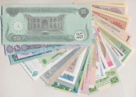 Vegyes 44db-os bankjegy tétel a világ minden tájáról, mind klf T:I
Mixed 44pcs of banknotes from al...