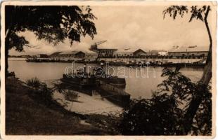 Komárom, Komárnó; Dunajské nabrezie / Dunai látkép, kikötő, gőzhajók / Danube, port, steamship (EK)