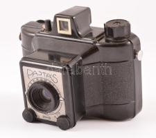 Gamma Pajtás 6x6-os fényképezőgép, Achromat 1:8/80 mm objektívvel, bakelit házán apró sérülések