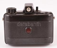 Gamma Pajtás 6x6-os fényképezőgép, Achromat 1:8/80 mm objektívvel, bakelit házán apró sérülések