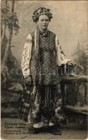 Types russes. Paysanne de la Petite Russie / Russian Types. Peasant woman from Little Russia (Ukraine), Ukrainian folklore, traditional costumes (EK)