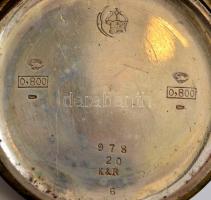 Lovas jelenetekkel díszített niellós duplafedeles ezüst zsebóra, működő szerekezettel, sérült porcel...