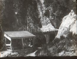 cca 1910 Torja büdösbarlang. Üveg dia kép. 8x8 cm