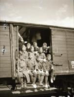 cca 1942 Thöresz Dezső (1902-1963) békéscsabai gyógyszerész és fotóművész szolgálatot teljesített eg...