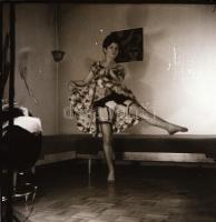 cca 1970 Privát kánkán, szolidan erotikus felvételek, 10 db vintage negatív, 6x6 cm