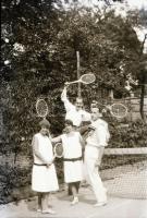 cca 1930 Teniszező társaság felvételei, 5 db vintage negatív + 8 db vintage fotó (részben a negákról...