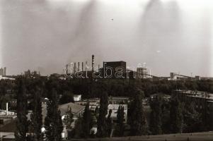 1982 Kalocsai Rudolf (?-?) budapesti fotóriporter és fotóművész hagyatékából 36 db vintage negatív e...