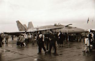 1998 Kecskeméti repülőnapok, 108 db vintage negatív Vincze János (1922-1998) kecskeméti fotóművész h...