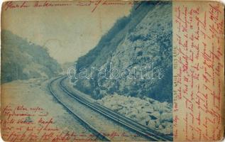 1900 Felsőgalla (Tatabánya), mély árok, vasúti sínek. photo + Bécs-Győr-Budapest 14. sz. mozgóposta (kopott sarkak / worn corners)