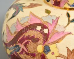 Zsolnay díszváza, kézzel festett porcelánfajansz, festék kopással, javított, alján apró lepattanások...