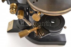 cca 1900 G. Reichert mikroszkóp, hiányos, eredeti fa dobozában (kulcs nélkül), magyar kézzel írt nag...