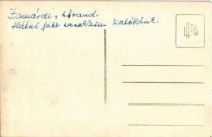 1931 Zamárdi, kártyázó társaság a strandon a Balaton partján. photo