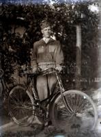 cca 1938 Bács-Kiskun megye területén készült 19 db vintage negatív Lőcsei Árpád (?-?) kecskeméti ván...