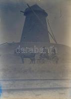 cca 1928 Szélmalom, előtte hintó, vintage üveglemez negatív Kerny István (1879-1963) budapesti fotóművész hagyatékából , 9x12 cm / windmill