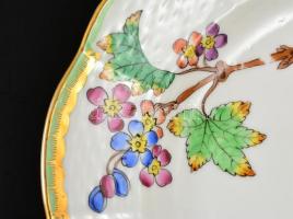 Herendi Viktória mintás antik süteményes tányérok ( 6db), kézzel festett, jelzett (koronás), kopásny...