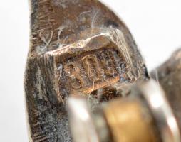 Ezüst(Ag) rózsás bross, jelzett, fém tűvel, h: 3,5 cm, bruttó: 5,1 g