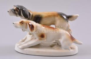 Porcelán kutyapár, kézzel festett, jelzés nélkül, hibátlan, 12×7 cm