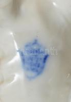 Porcelán kutyapár és liba (sérült), kézzel festett, jelzéssel és jelzés nélkül