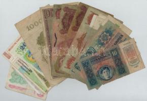 Vegyes 25db-os magyar és külföldi bankjegy tétel, közte sok csehszlovák darab T:II