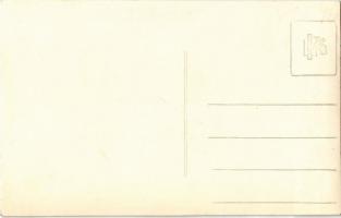 1932 Balatonföldvár, hajókapitányok és utasok a mólón. Foto Seidner photo