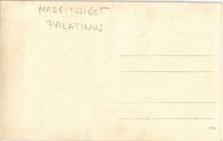 Budapest XIII. Margit-sziget, Palatinus strand fürdőzőkkel. photo