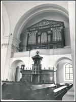 Balla Demeter (1931-2017): Templombelső, pecséttel jelzett fotó, 24×18 cm