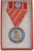 1954. Munka Érdemérem ezüstözött, zománcozott Br kitüntetés mellszalagon, szalagsávval és miniatűrrel, dísztokban T:1- NMK: 606.